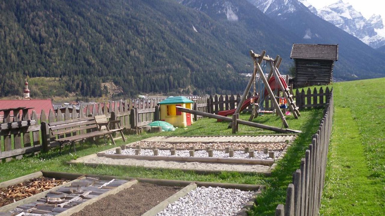 Roasnhof Barfussbereich und Spielplatz Roasnhof Barfussbereich und Spielplatz
